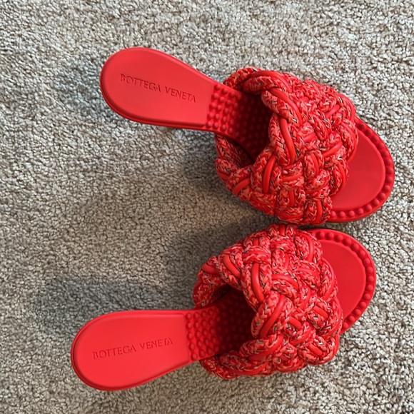 Bottega Veneta bubble weave dot sandals. New in box - Picture 2 of 12